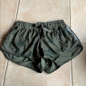 Lululemon Hottie Hot short